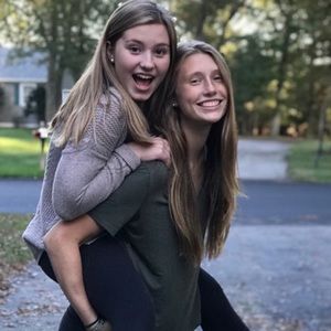 Meet your Posher, Ava